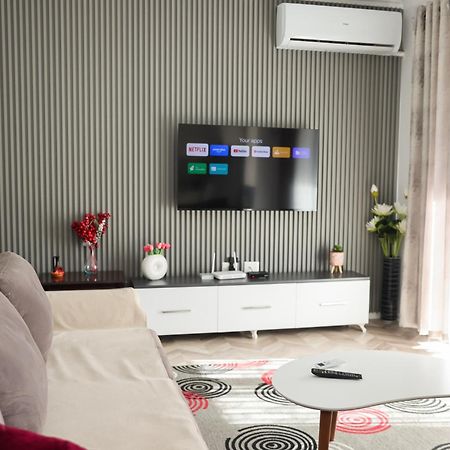 Family Apartment Tirana Exterior photo